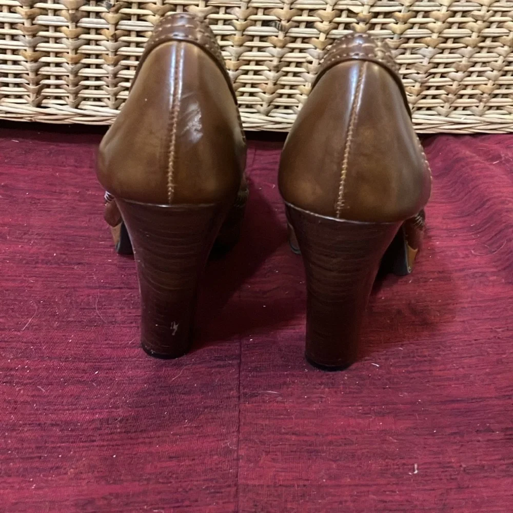 American eagle 4” heel open tie basket weave shoes